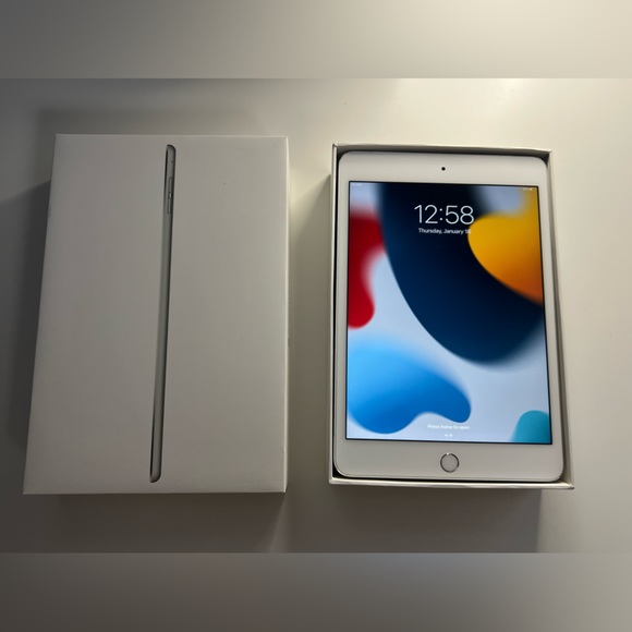 iPad Mini 4 Wifi + Cellular - Picture 2 of 6